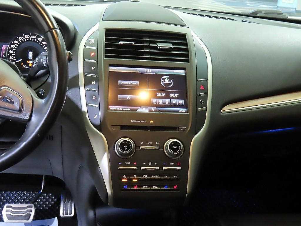 Lincoln MKC - Vista 11