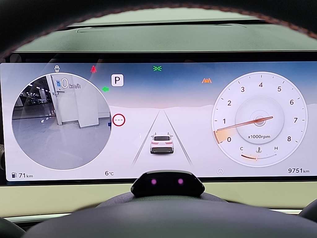 Genesis GV70 - Vista 6