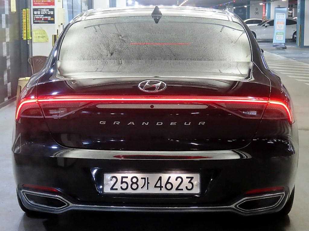 HYUNDAI Grandeur - Vista 5