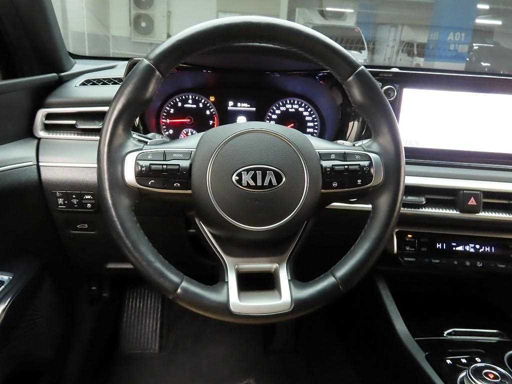 KIA K5 - Vista 8