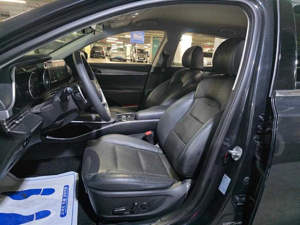 HYUNDAI Grandeur - Vista 6