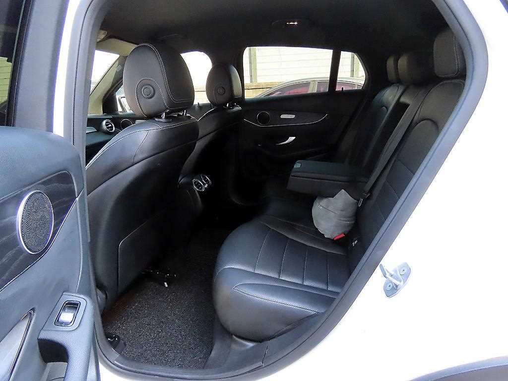 Mercedes Benz GLC Class - Vista 6