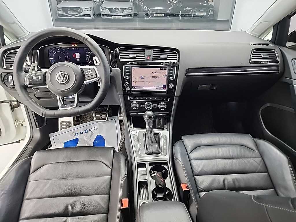 Volkswagen Golf - Vista 7