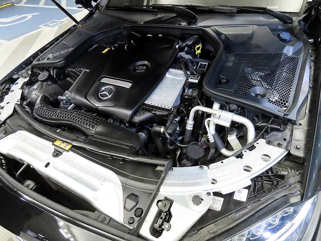 Mercedes Benz C Class 2017 Negro - Importación desde Corea - HF Imports Iquique - Foto 19