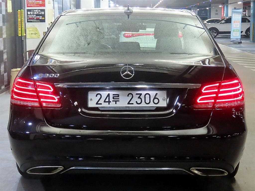 Mercedes Benz E class - Vista 5