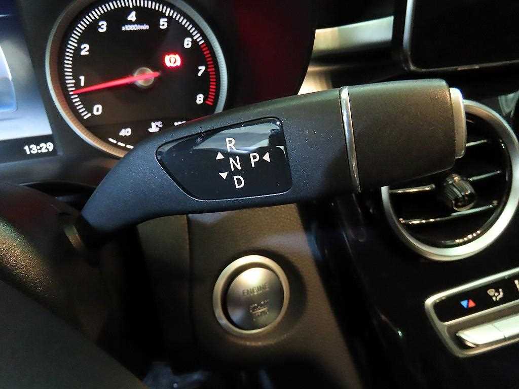 Mercedes Benz C Class - Vista 12