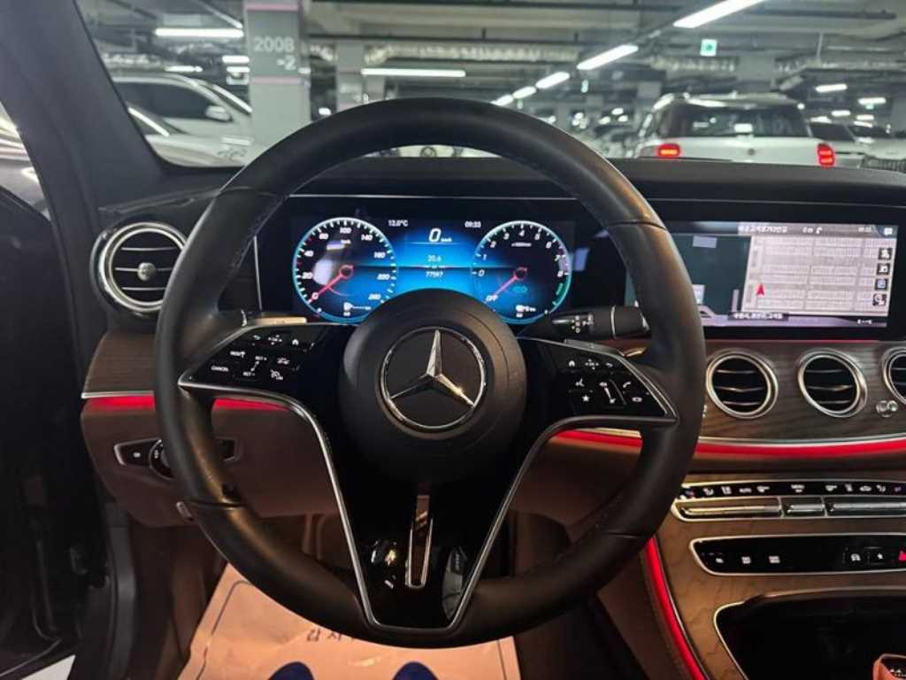 Mercedes Benz E class - Vista 8