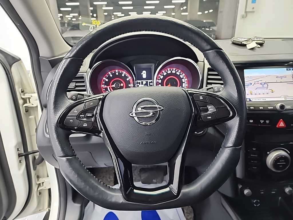 Ssangyong Tivoli - Vista 9