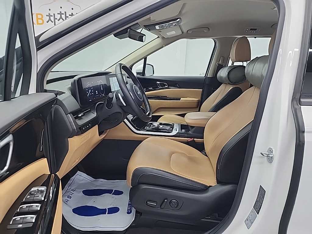 KIA Carnival - Vista 11