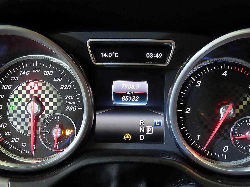 Mercedes Benz GLE Class - Vista 9