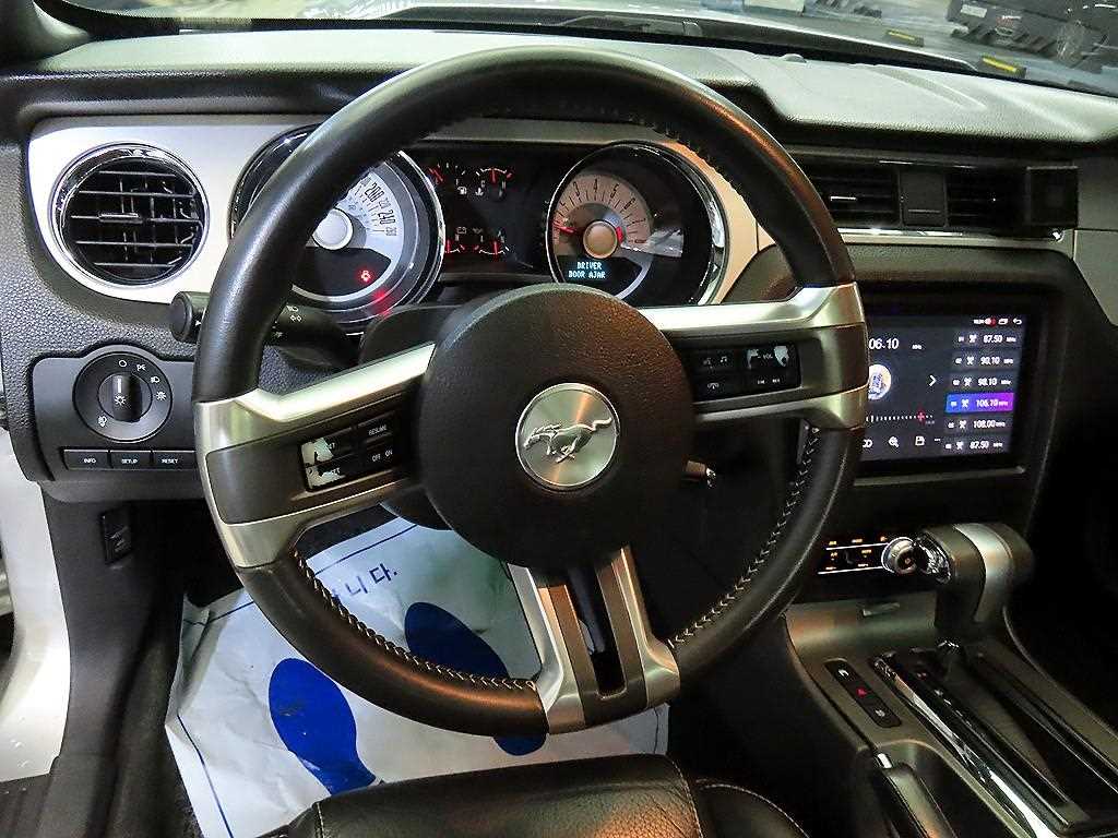 Ford Mustang - Vista 8