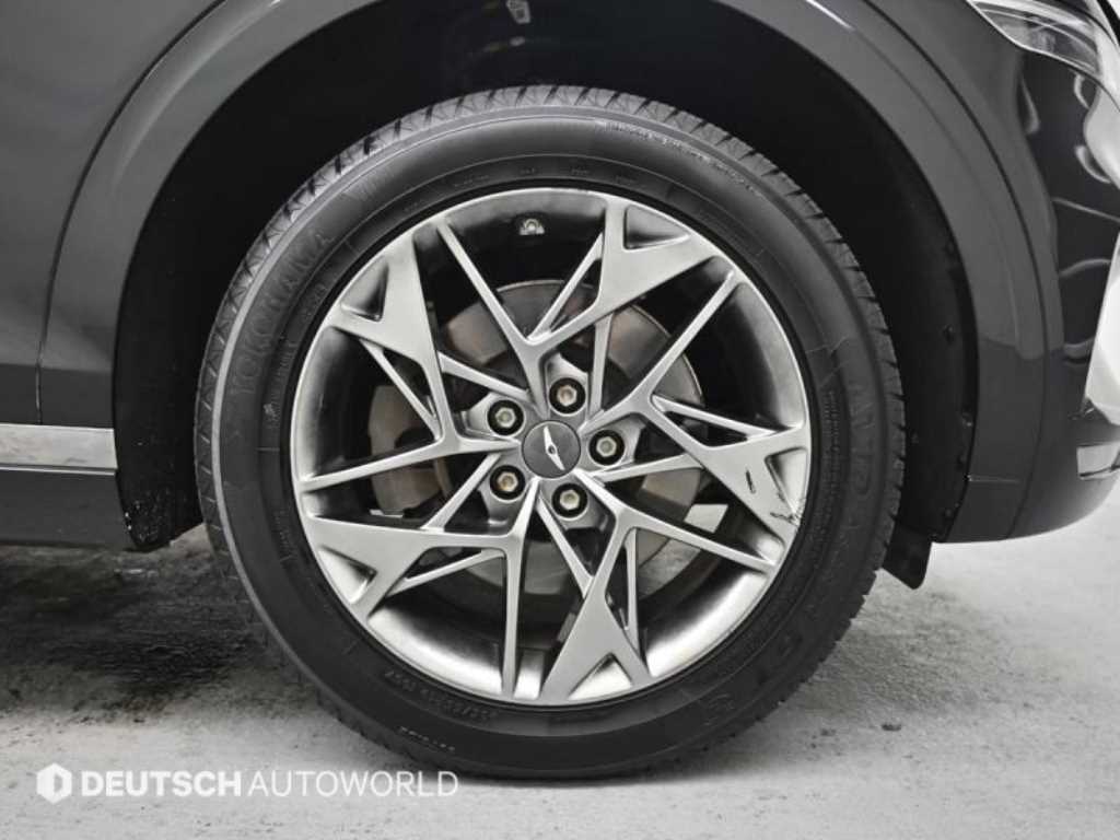 Genesis GV70 - Vista 5