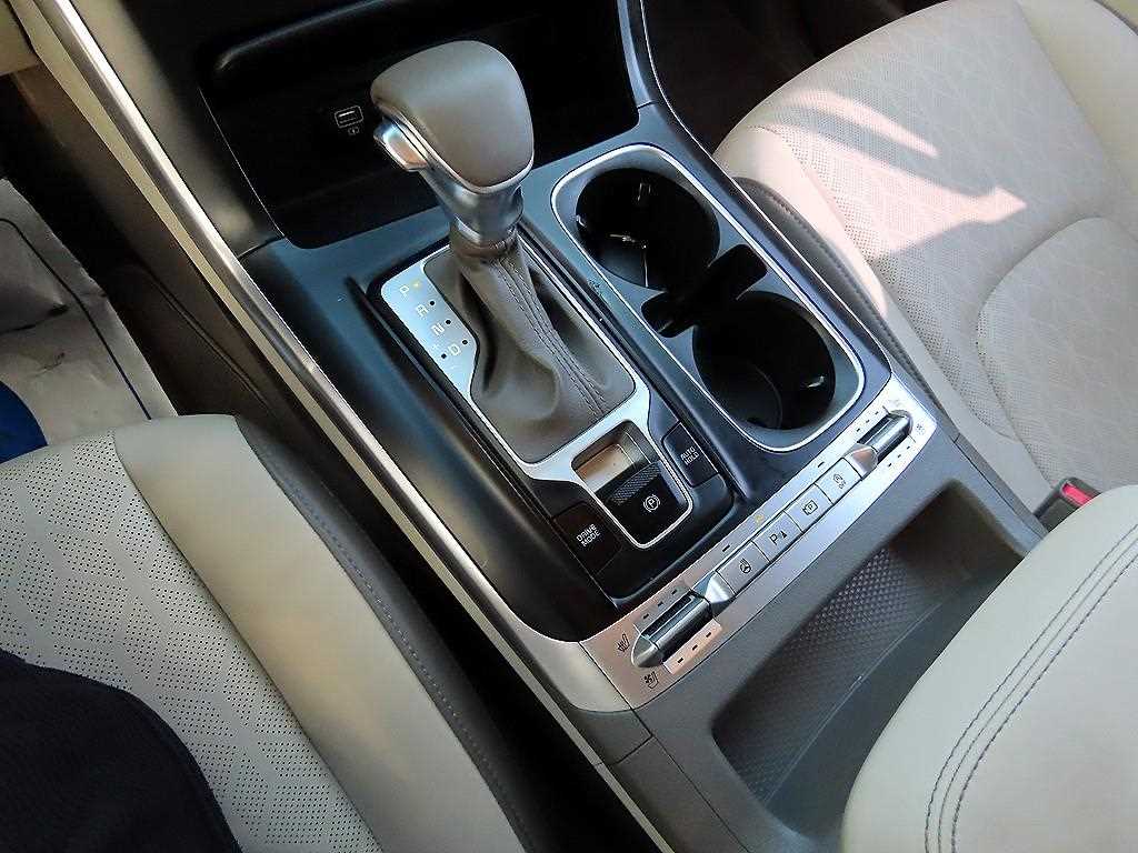 KIA Carnival - Vista 11