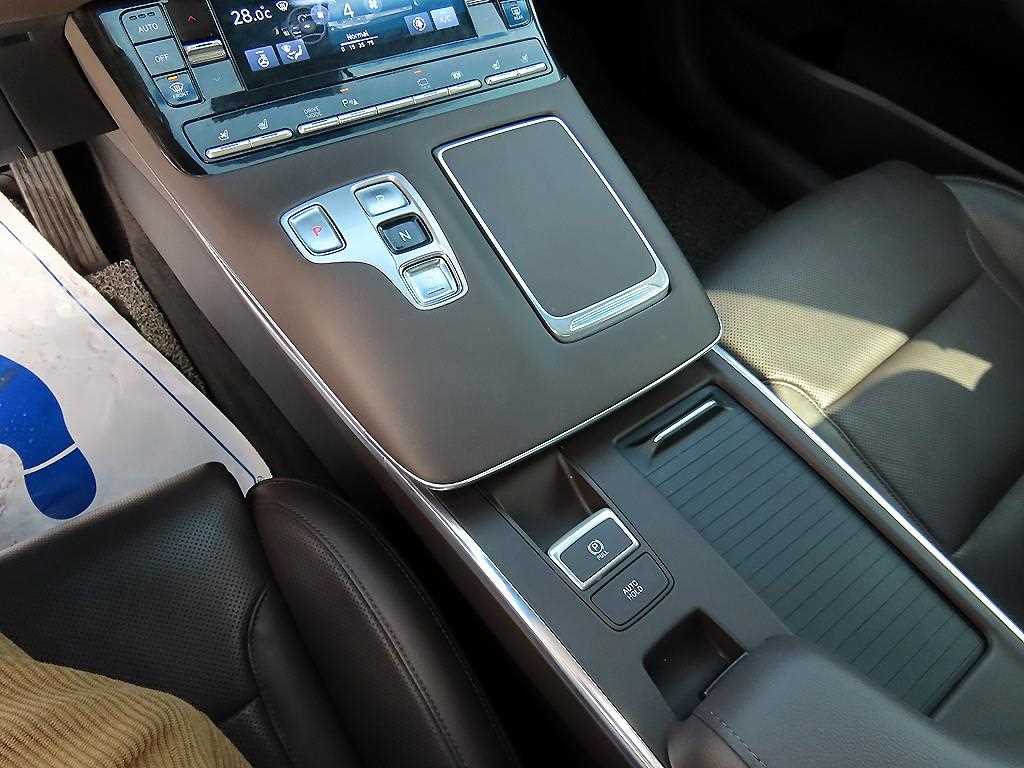 HYUNDAI Grandeur - Vista 10
