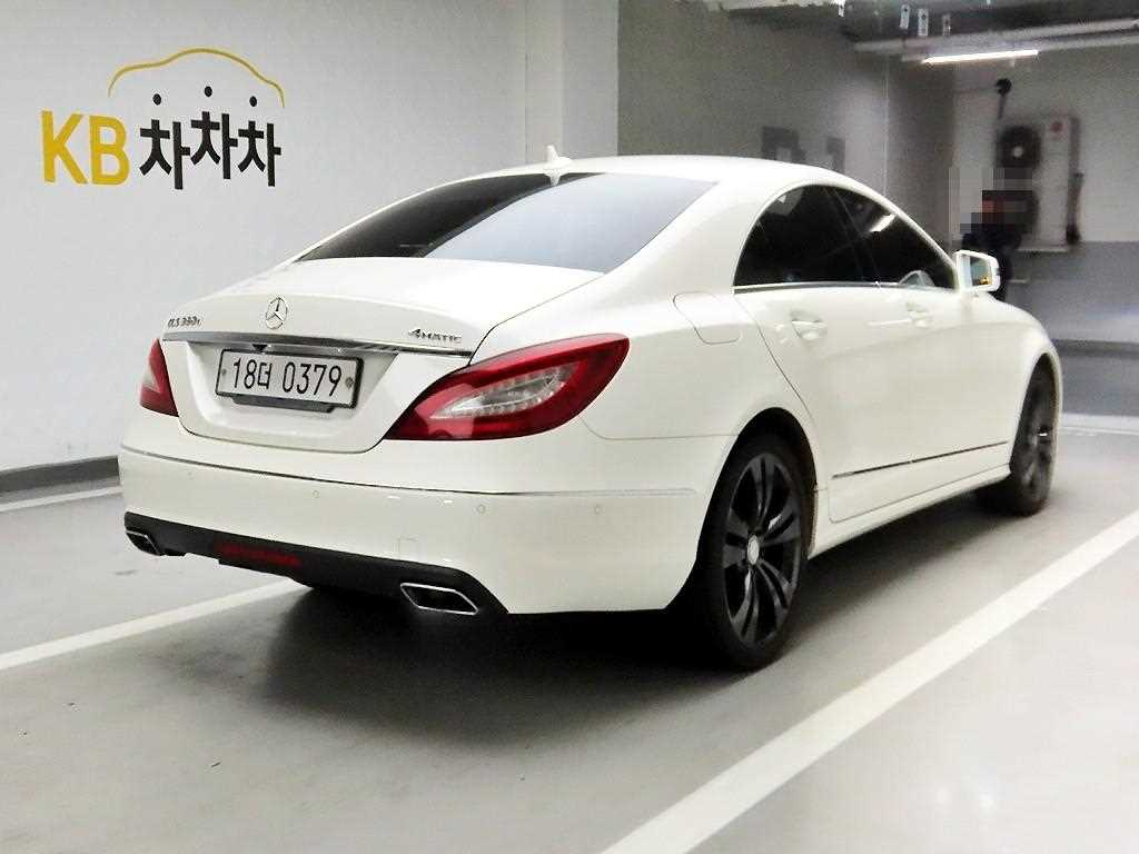 Mercedes Benz CLS Class - Vista 4