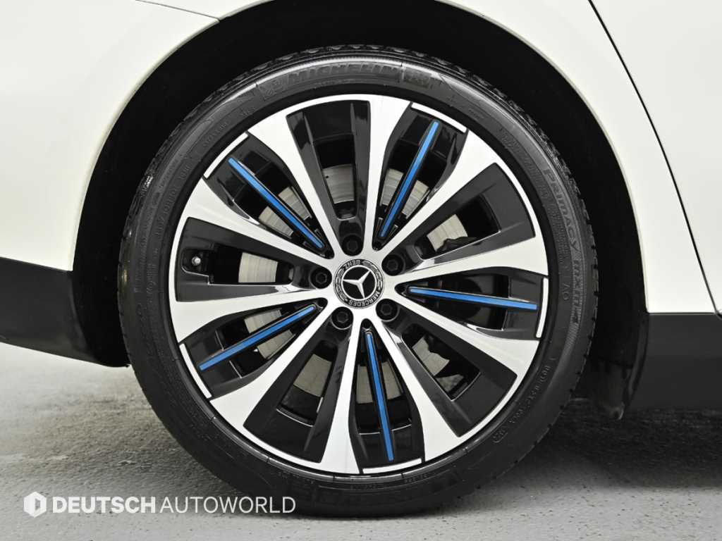 Mercedes Benz EQE - Vista 5