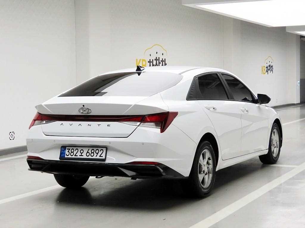 HYUNDAI Avante - Vista 4