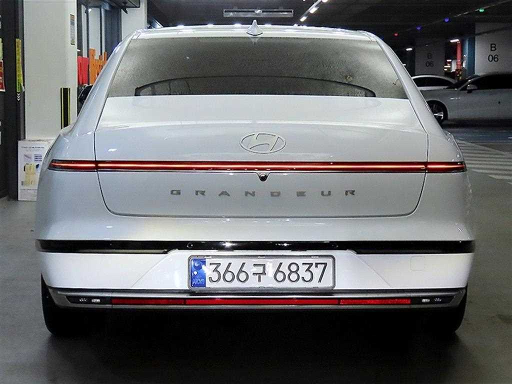 HYUNDAI Grandeur - Vista 5