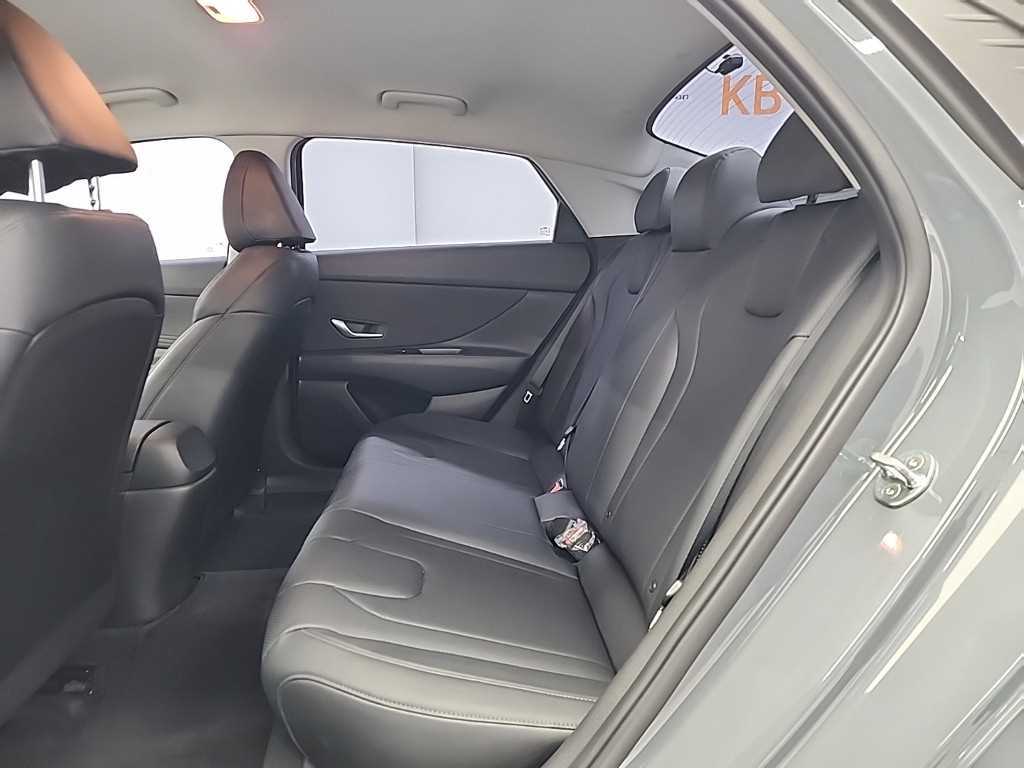 HYUNDAI Avante - Vista 12