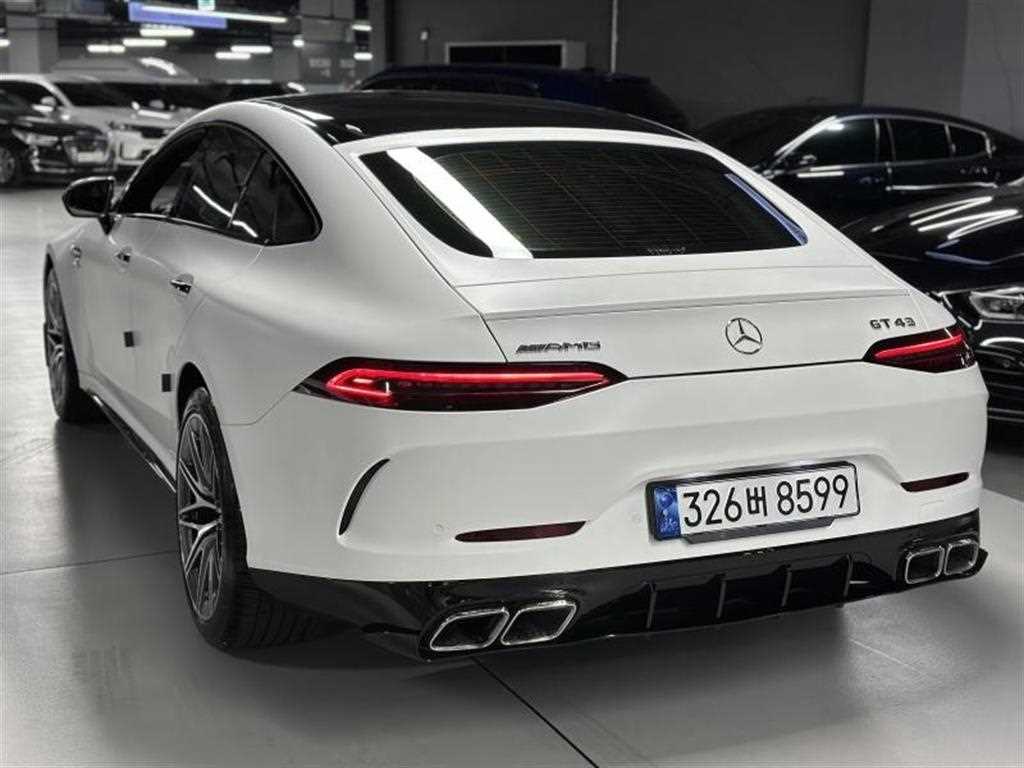 Mercedes Benz AMG GT - Vista 4