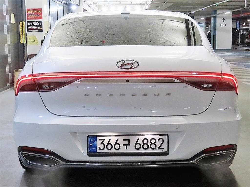 HYUNDAI Grandeur - Vista 5