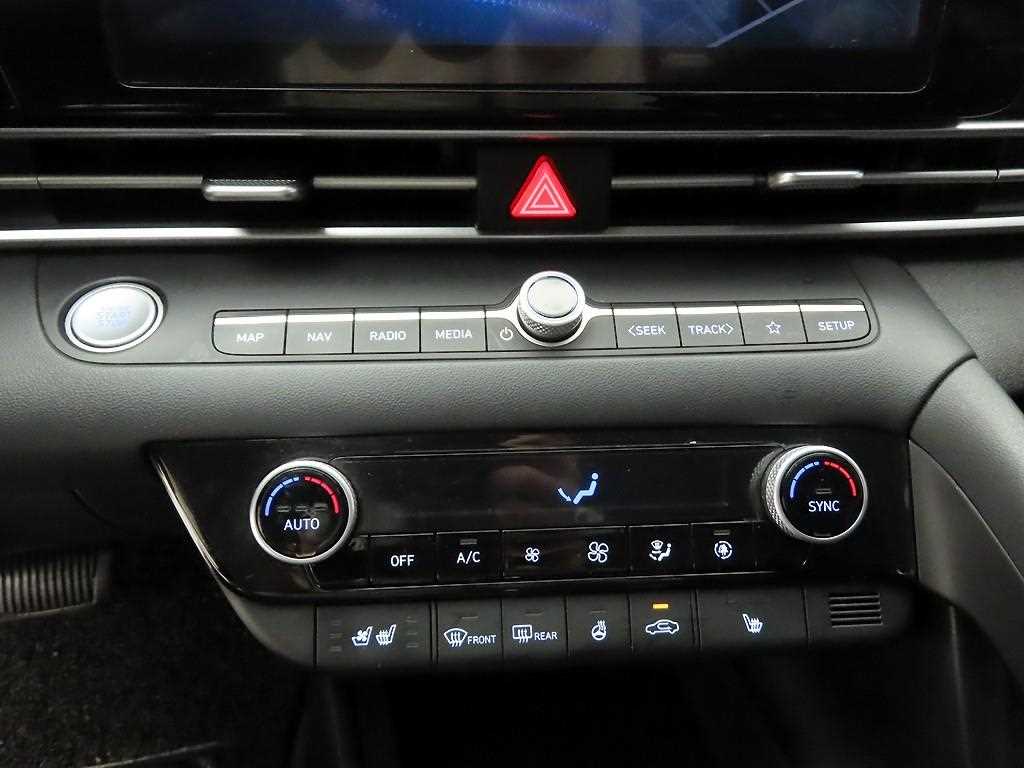 HYUNDAI Avante - Vista 9