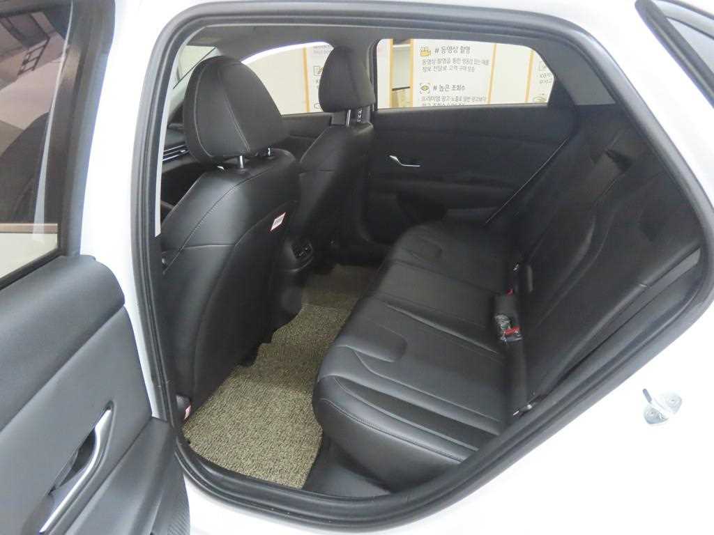 HYUNDAI Avante - Vista 6