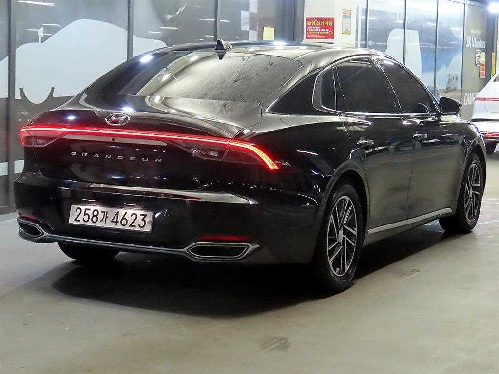 HYUNDAI Grandeur - Vista 4