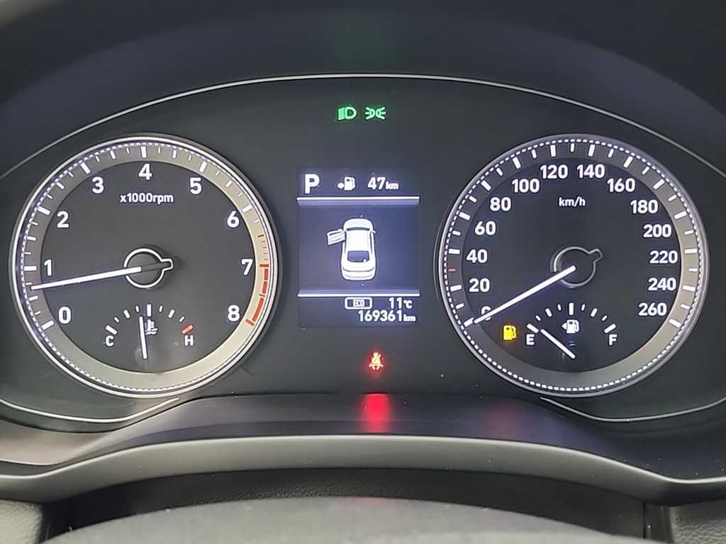 HYUNDAI Grandeur - Vista 6