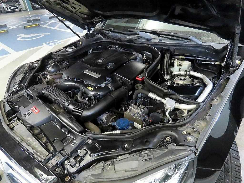 Mercedes Benz E class 2015 Negro - Importación desde Corea - HF Imports Iquique - Foto 19