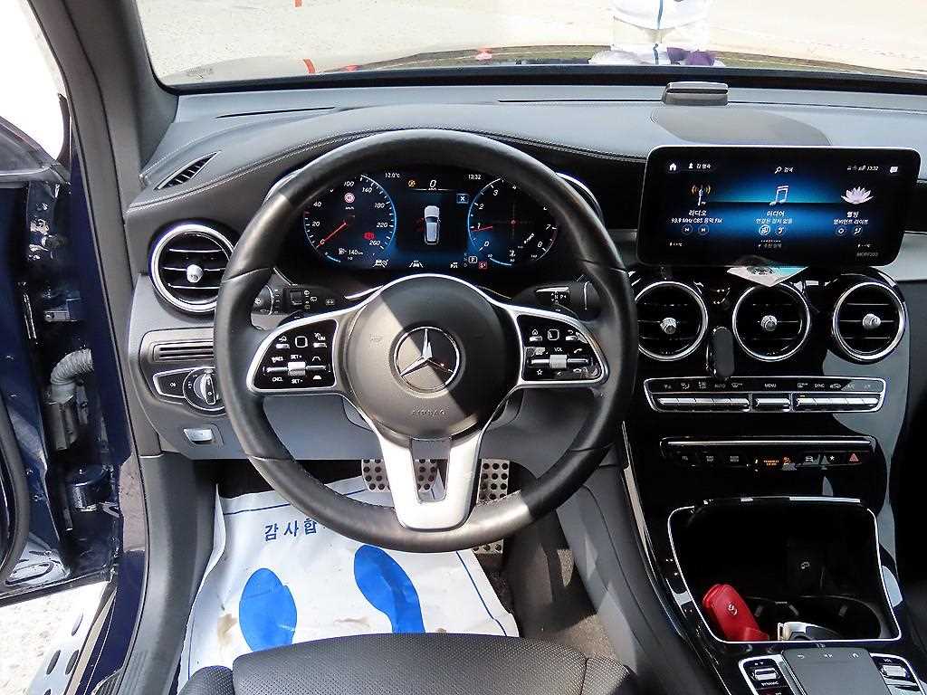 Mercedes Benz GLC Class - Vista 8