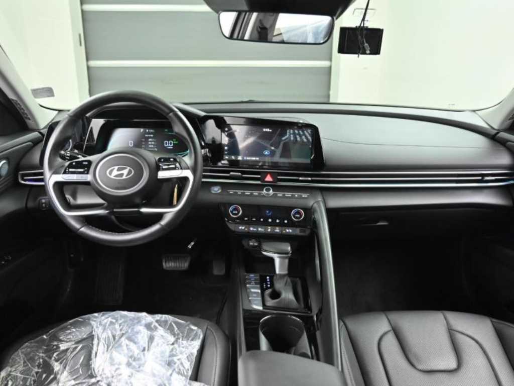 HYUNDAI Avante - Vista 7