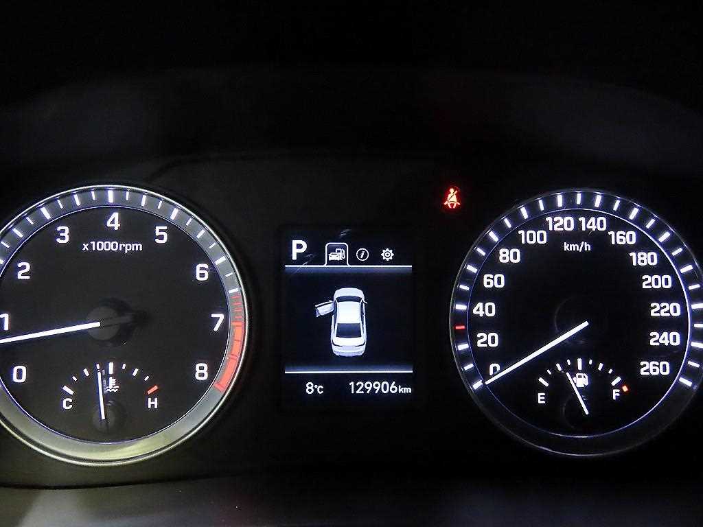 HYUNDAI Sonata - Vista 9