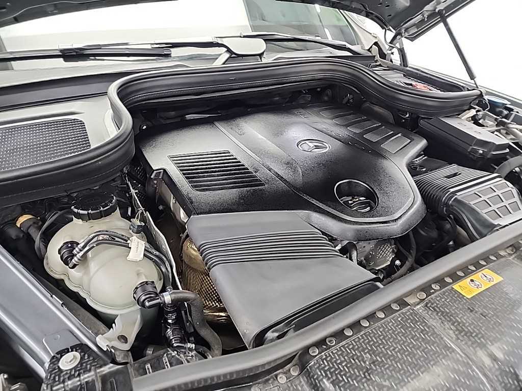 Mercedes Benz GLE Class - Vista 5