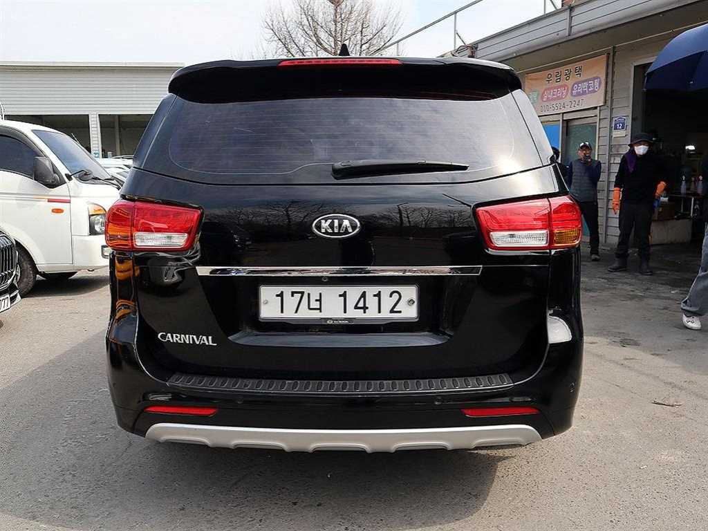 KIA Carnival - Vista 4