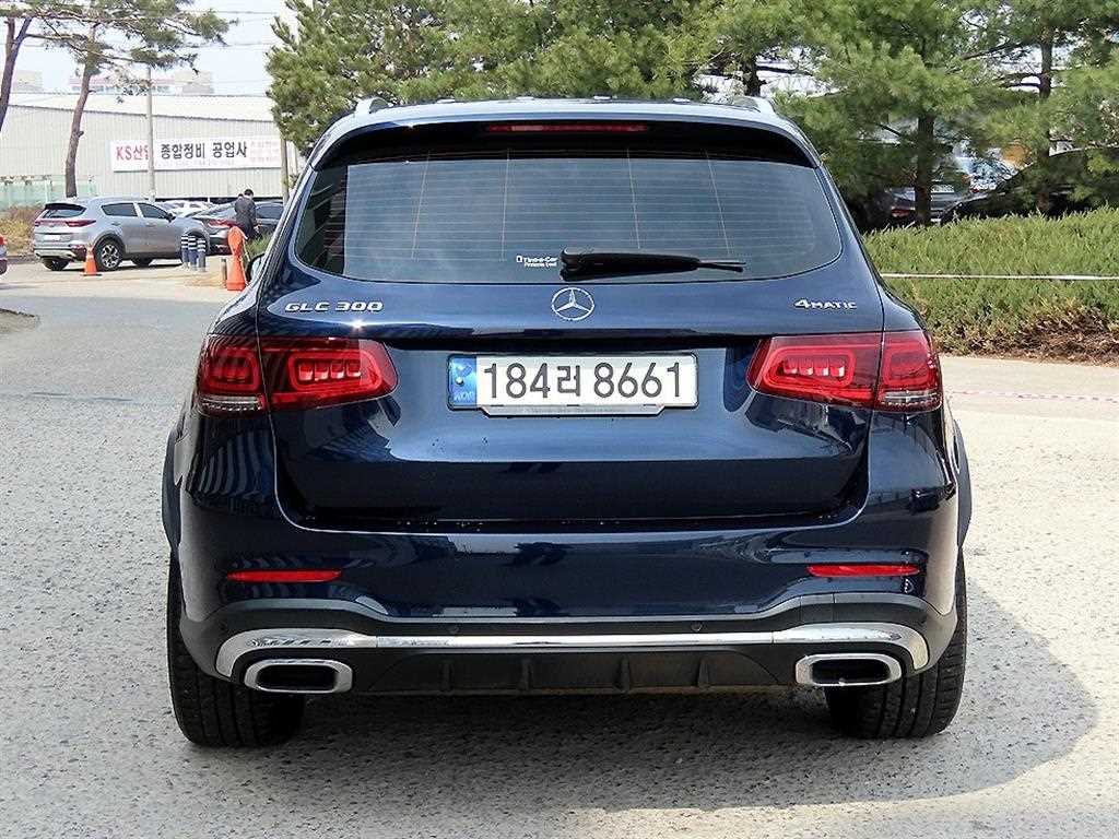 Mercedes Benz GLC Class - Vista 4