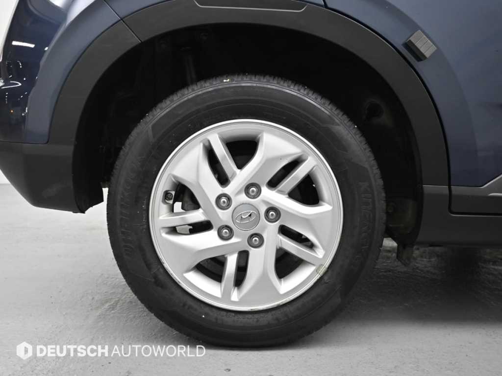 HYUNDAI Venue - Vista 5