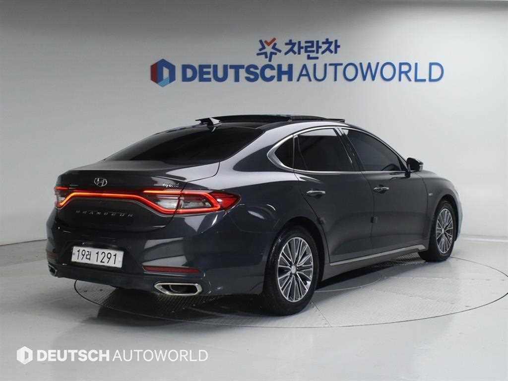 HYUNDAI Grandeur - Vista 4