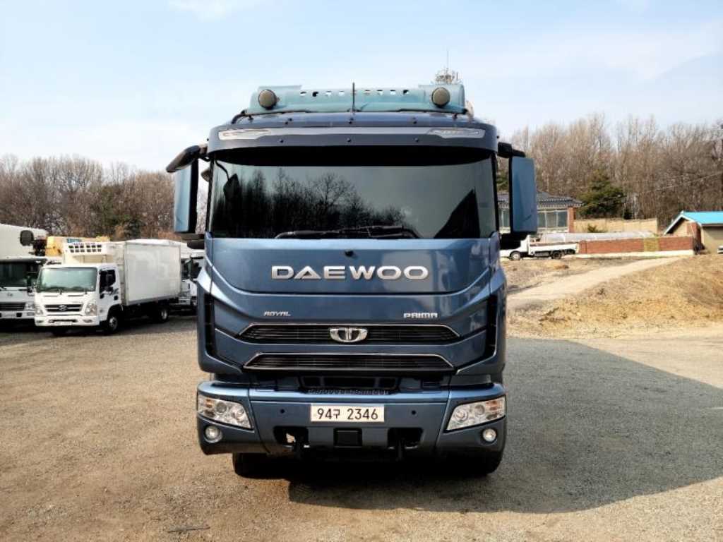 medium and large cargo truck - Vista 5