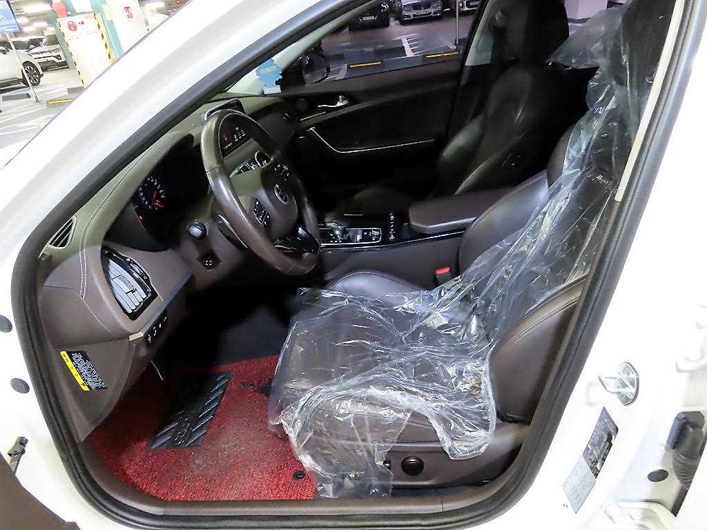 KIA Stinger - Vista 6