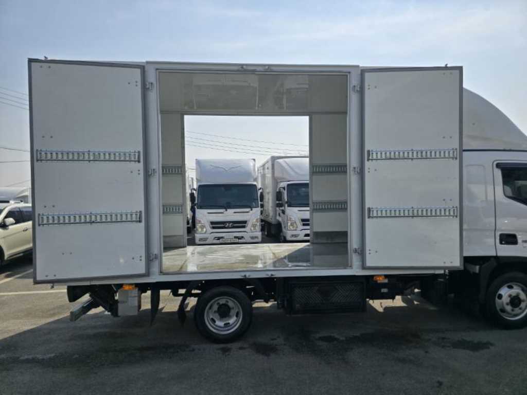 medium and large cargo truck - Vista 10