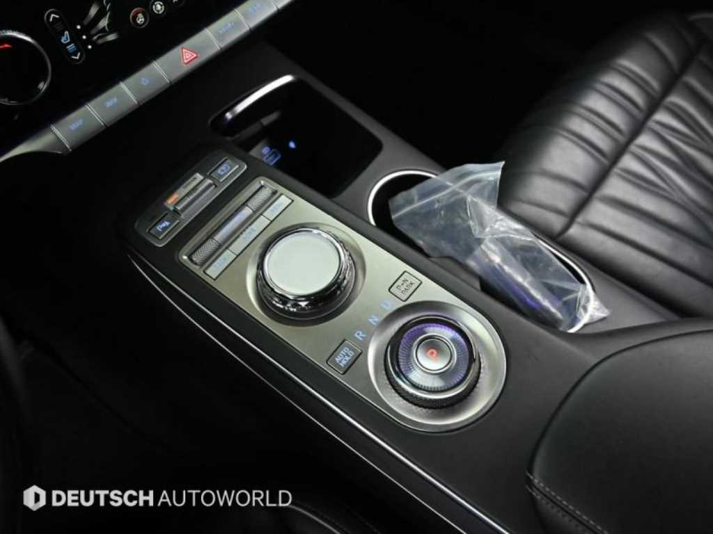 Genesis GV70 - Vista 9