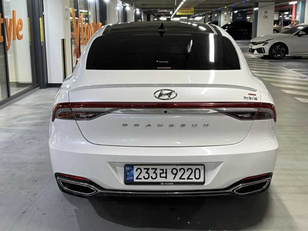 HYUNDAI Grandeur - Vista 5