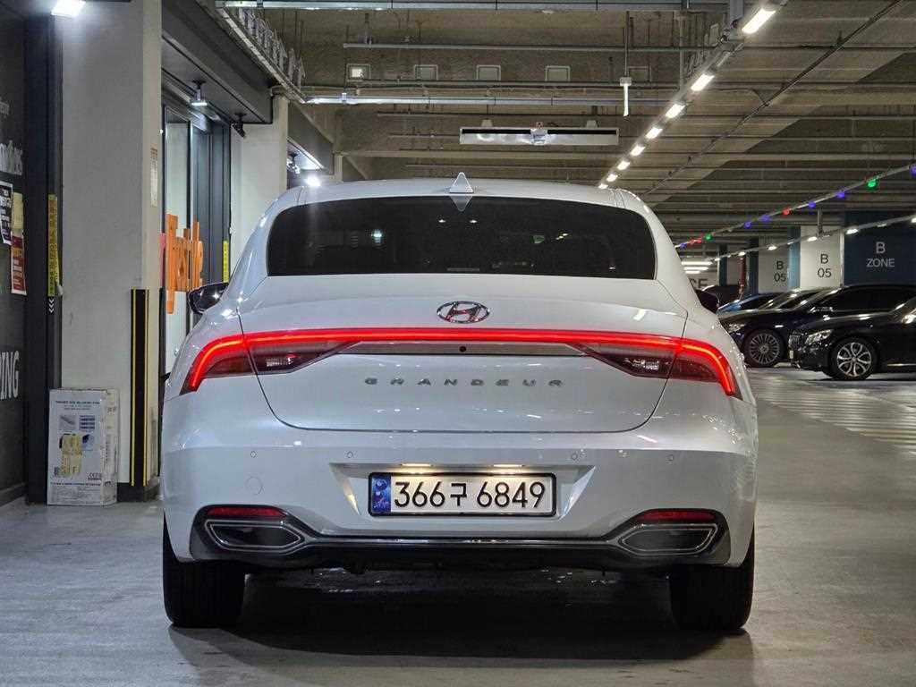 HYUNDAI Grandeur - Vista 4