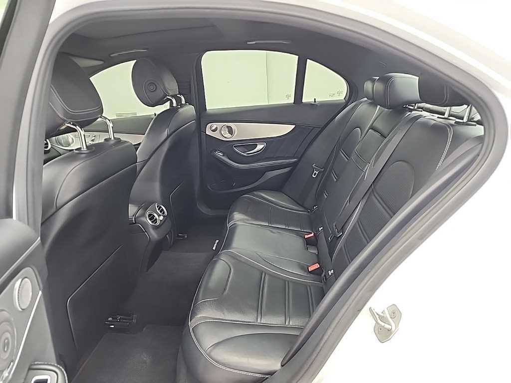 Mercedes Benz C Class - Vista 12