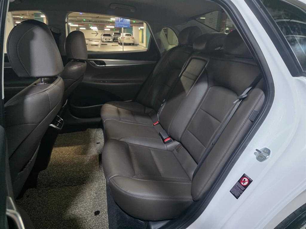 HYUNDAI Grandeur - Vista 7