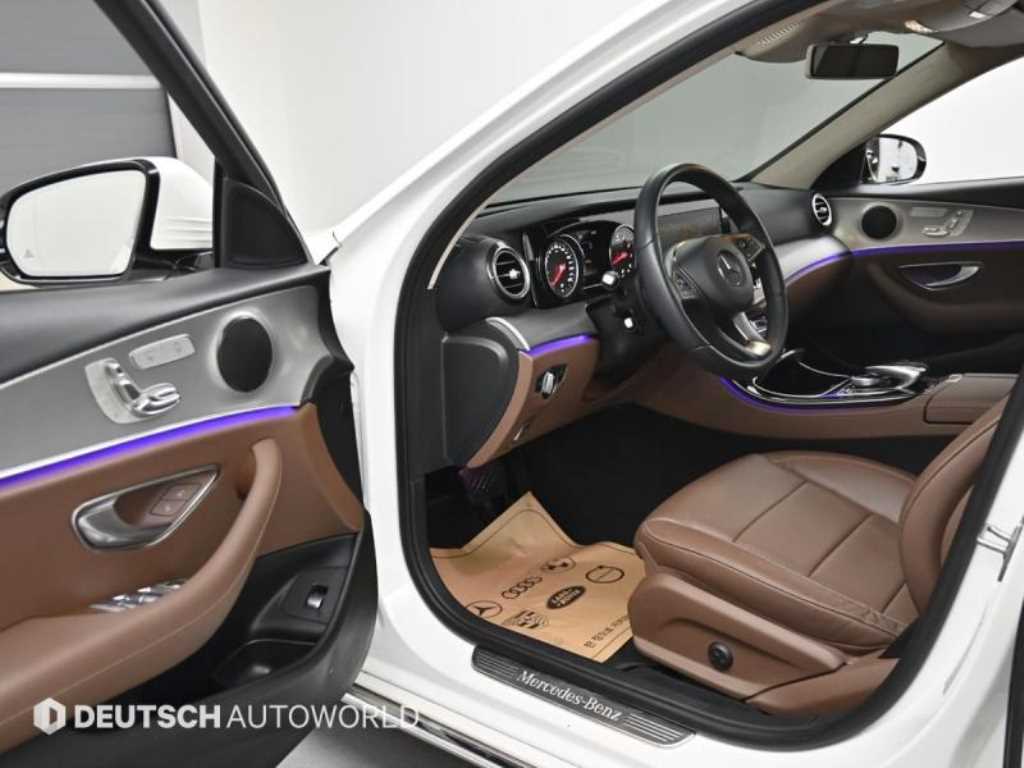 Mercedes Benz E class - Vista 9