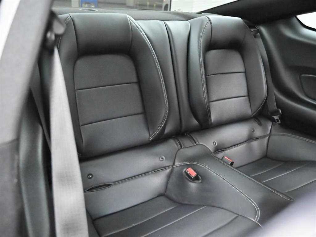 Ford Mustang - Vista 12