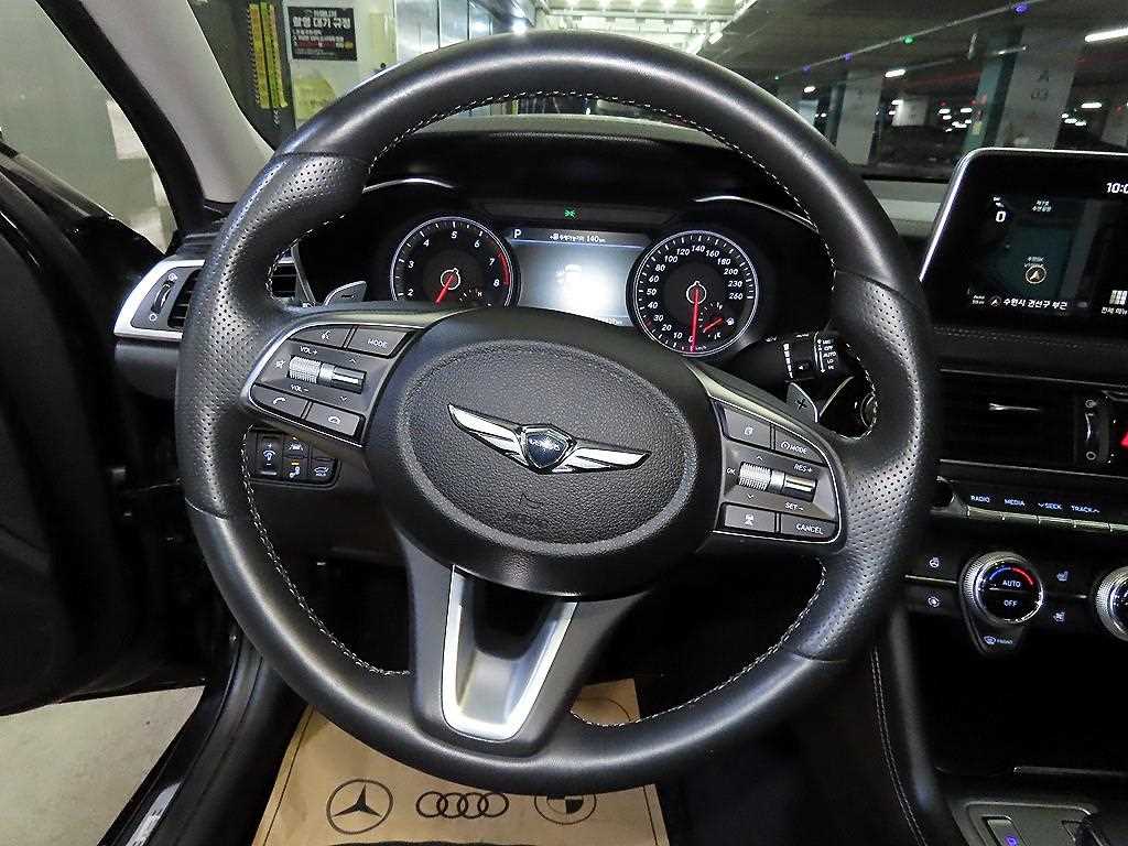 Genesis G70 - Vista 8