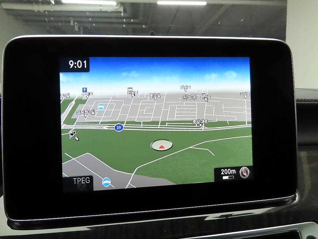 Mercedes Benz CLS Class - Vista 9